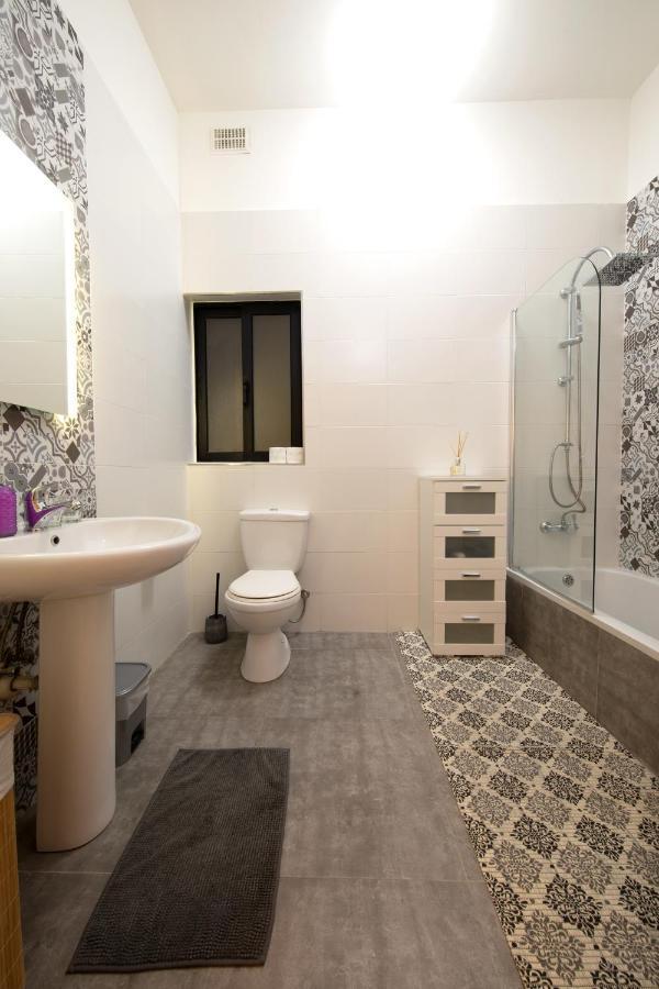 Cozy 3bedrooms Steps From Seafront Asco1-1 * Sliema